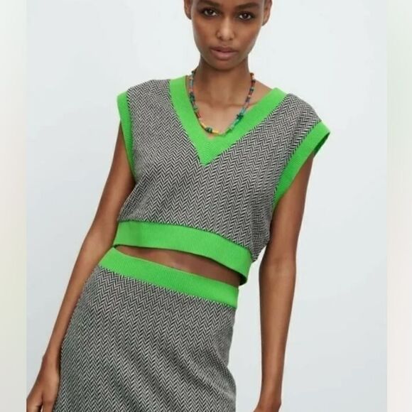 ZARA NEW Black / Green JACQUARD KINT CROPPED TOP size small NWT - Picture 1 of 11
